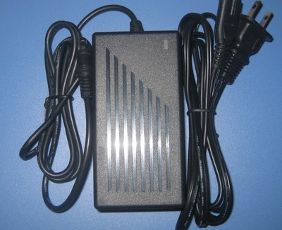探秘高效雙路供電 12V/5V雙路輸出電源適配器技術解析與應用場景